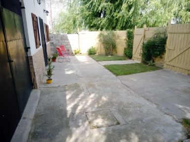CASA DE DOS AMBIENTES + DEPARTAMENTO DE 3 AMBIENTES CON COCHERA Y QUINCHO .  - imagen1