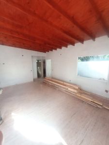 AL FONDO DPTO DE 3 AMBIENTES CON PATIO Y PARRILLA 48.000 USD, AL FRENTE DUPLEX DE 4 AMB C PATIO Y PARRILLA 55.000 USD . SE ESCUCHAN OFERTAS - imagen1