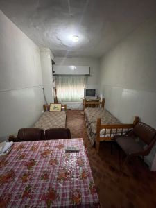 DPTO DE 2 AMBIENTES CON VISTA A LA CALLE, EXCELENTE UBICACION, 1ER PISO POR ESCALERA. SE ESCUCHAN PROPUESTAS - imagen1