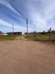 MEDIDAS 52,50 x 12,99 . BARRIO EN DESARROLLO (LLEGA LA LUZ E INTERNET) SE ACEPTA  ANTICIPO Y FINANCIACION.  - imagen1